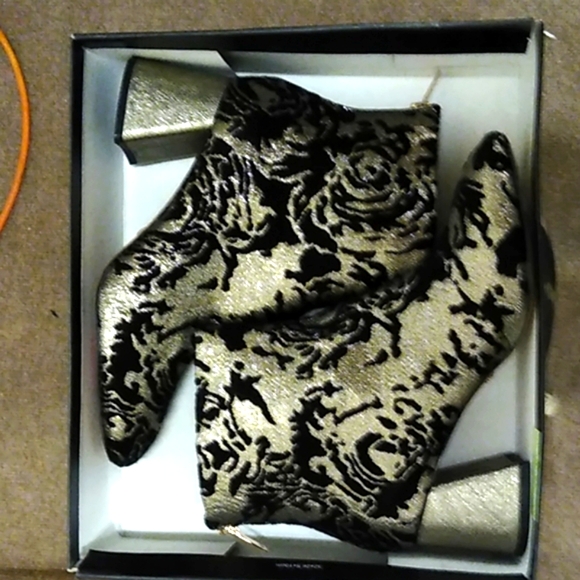 Nanette Lepore NIB metallic brocade floral boot - Picture 2 of 2